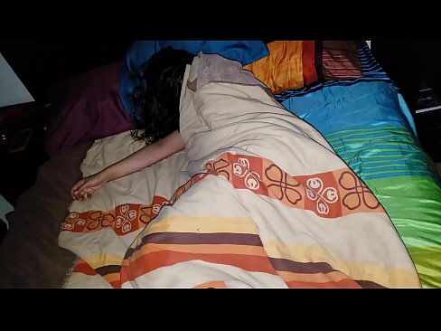 ❤️ Stepson oo garaacaya hooyadeed oo yar intay seexanayso. ☑  lulataaye%so.shufflesex.ru ️❤